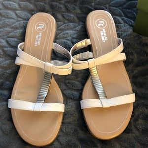 Mootsies Tootsies size 11 white sandals